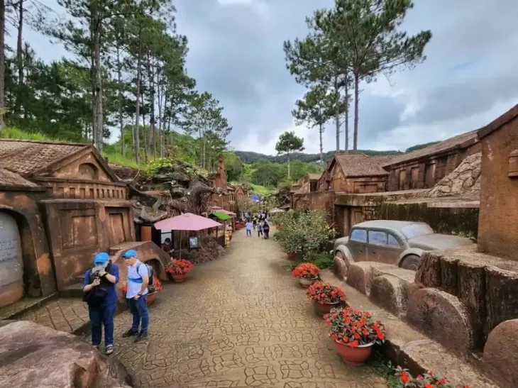 Duong Ham Dieu Khac Da Lat