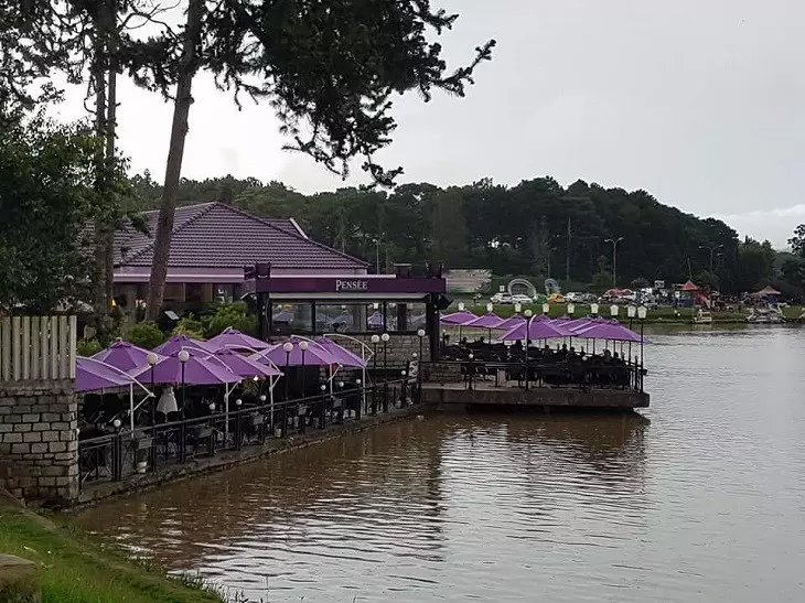 Cà Phê Gần Hồ Xuân Hương Đà Lạt 12