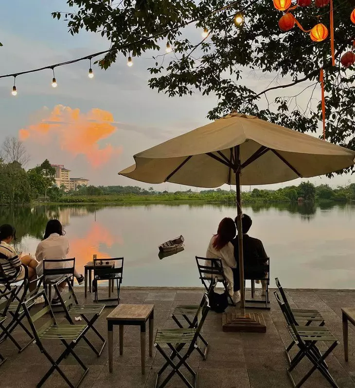 Cà Phê Gần Hồ Xuân Hương Đà Lạt 11