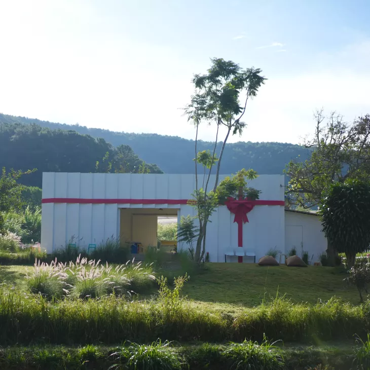 Nội khu của Hoa May Garden