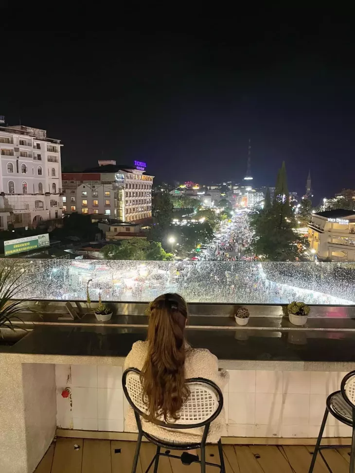 buổi tối đà lạt mùa mưa