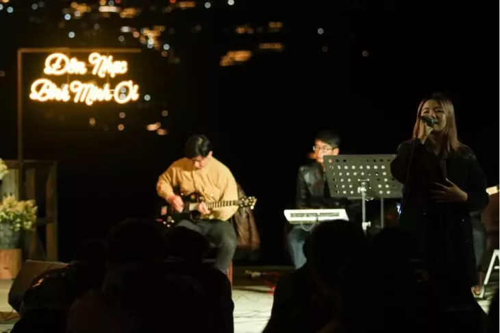 Dem Nhac Binh Minh Oi Da Lat