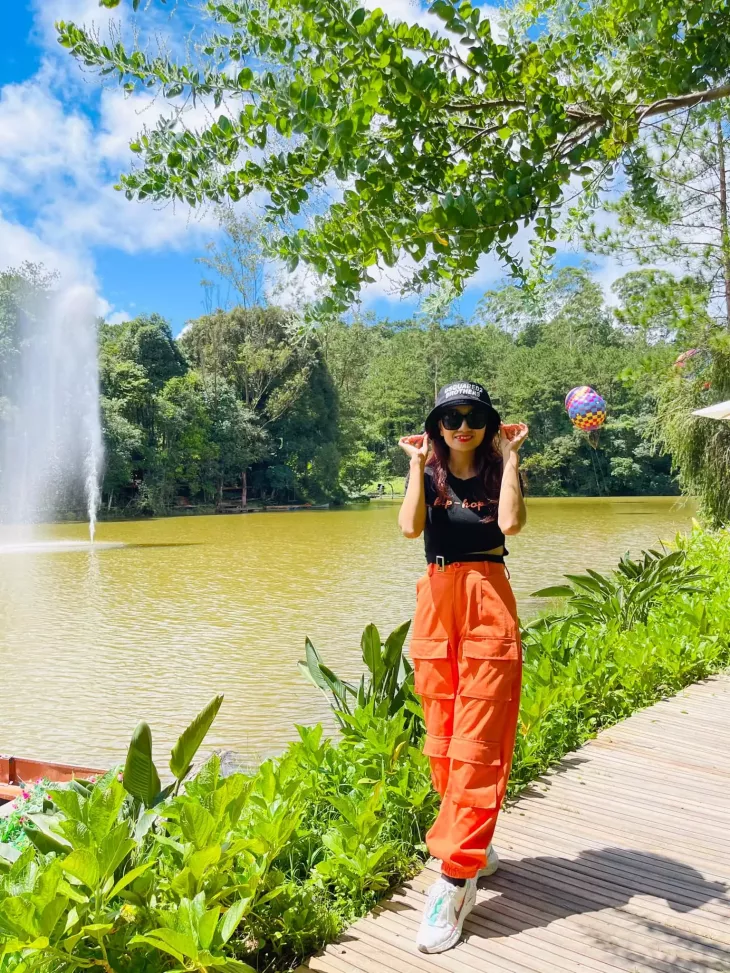 Cau Go Ven Ho Lac Tien Gioi Da Lat