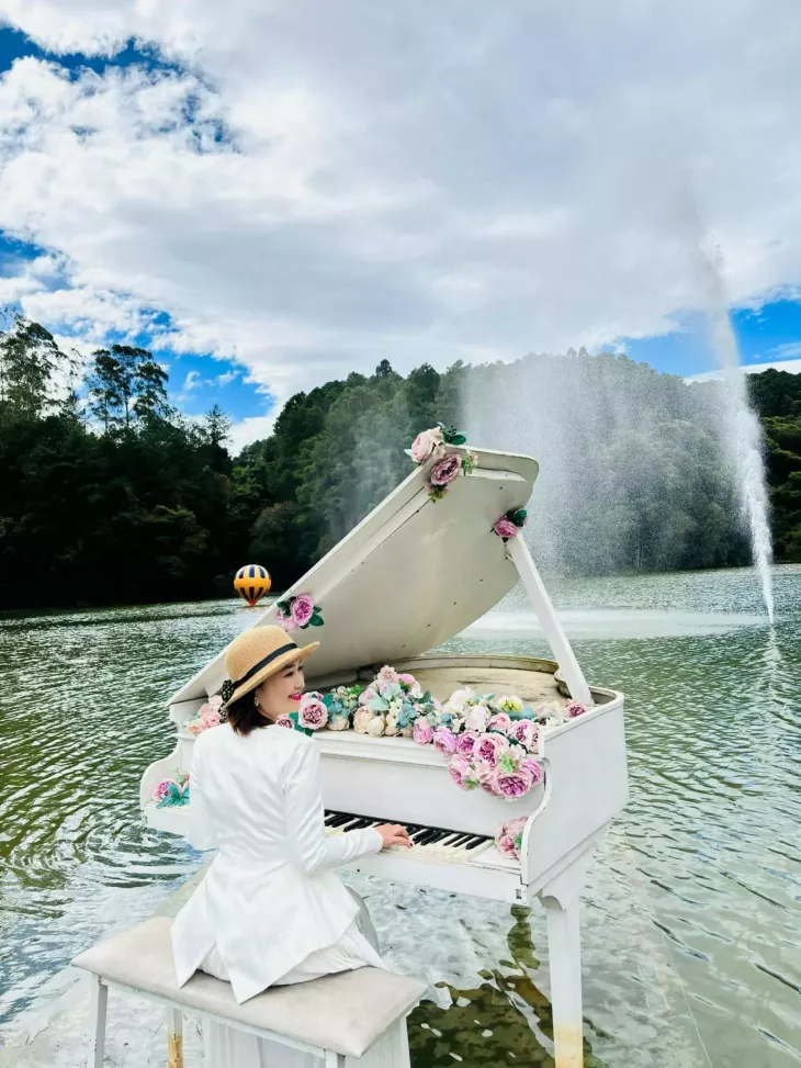 Voi Phun Nuoc Lac Tien Gioi